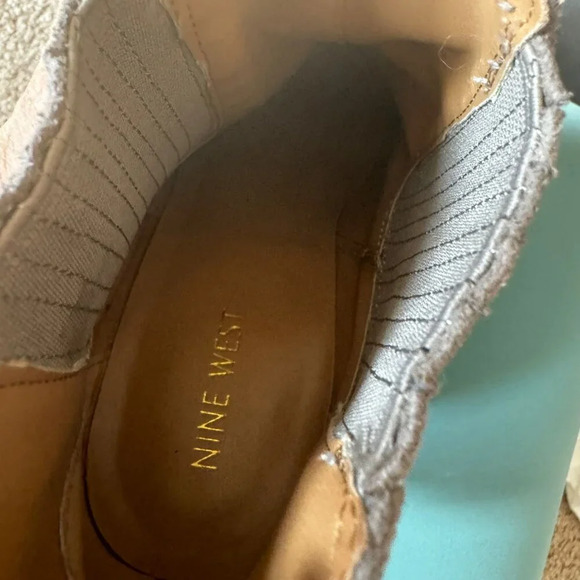 Nine West Women Sz 8.5 Ankle High Block Heel Dress Casual Bootie Taupe Suede - Picture 5 of 7